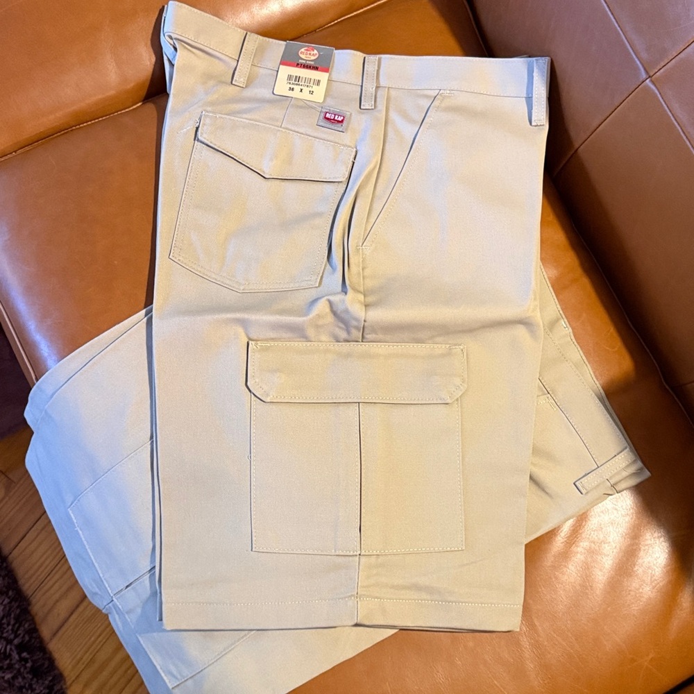 Red Kap Men's Cargo Shorts - Picture 3 of 3